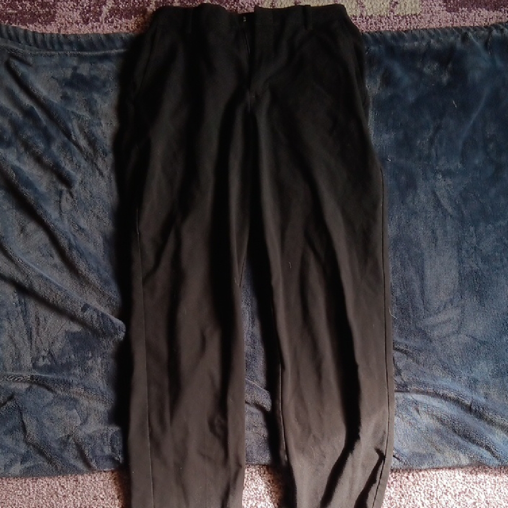 Van Heusen Men's Elegant Black Dress Pants